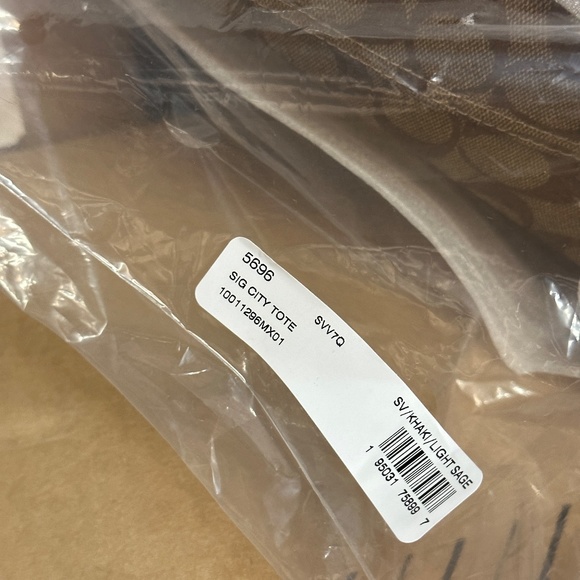 COACH Signature City Tote - Khaki Light Sage - Picture 5 of 5